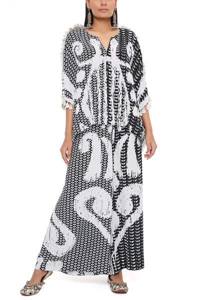 Black artsy print short kaftan set