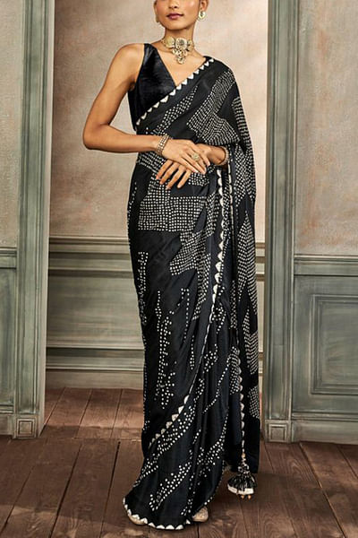 Black bandhani print sari set