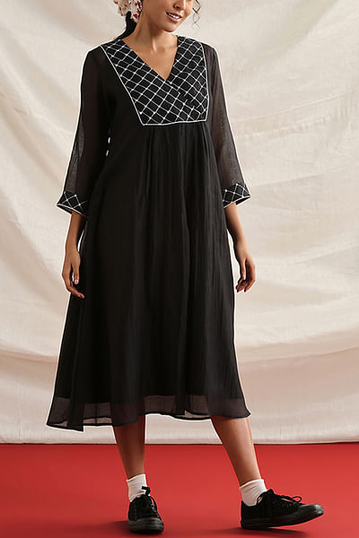 Black block print dress