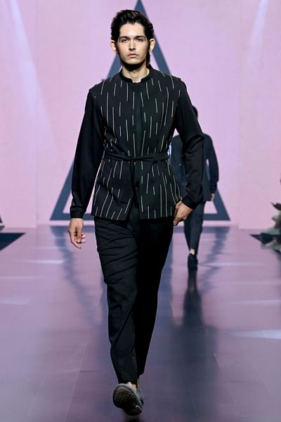 Black embroidered bandi set