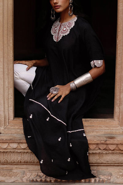 Black embroidered kaftan set