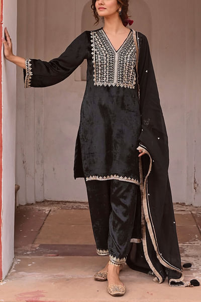 Black embroidered kurta set