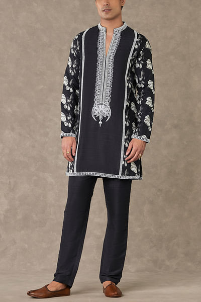 Black floral print and embroidered short kurta