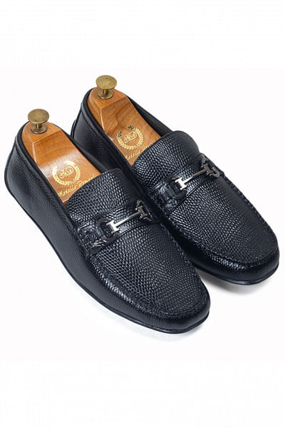 Black grain leather buckle loafers
