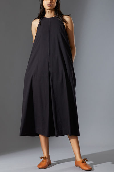 Black incut-sleeved inverted pleated handwoven dress