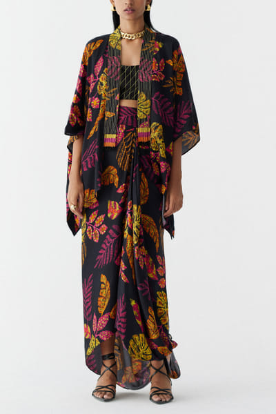 Black leaf print cape