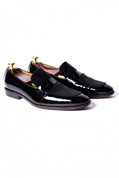Black leather and velvet loafers