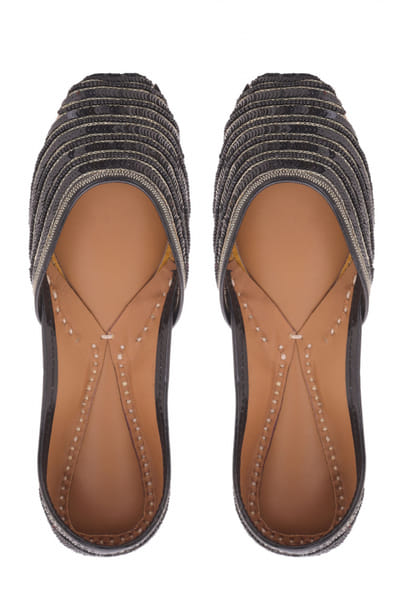 Black sequin embellished juttis