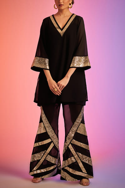 Black sequins appliqued short kurta