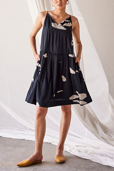 Black terracotta print frilled tiered dress