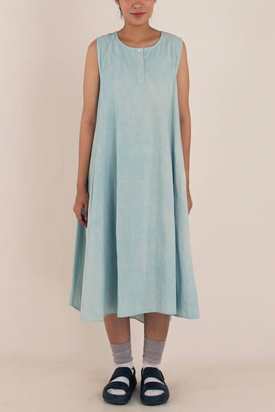 Blue invert box pleated sleeveless dress