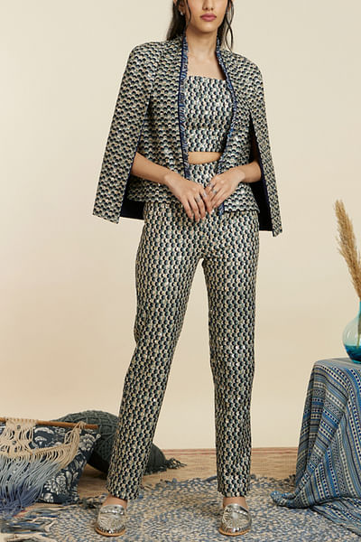 Blue scallop embroidery jacket set