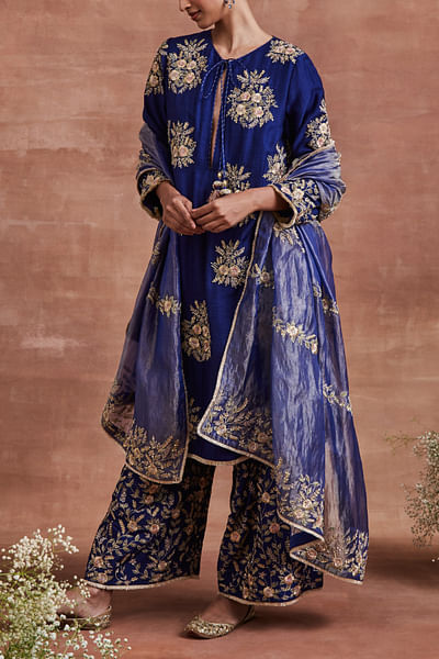 Blue zari and silk thread embroidery kurta set