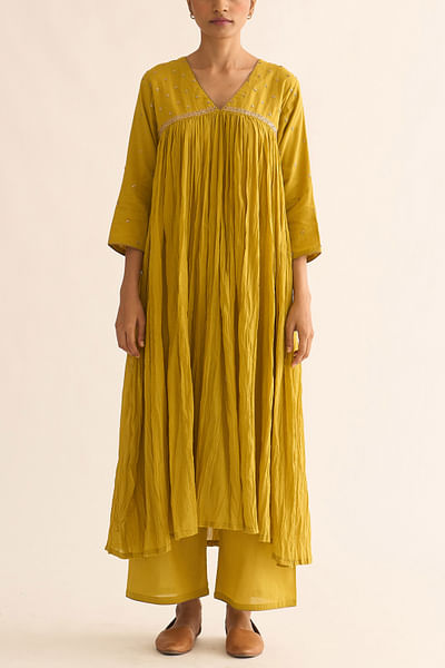 Bright green zari embroidered wrinkled and gathered kurta set