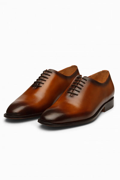 Brown ombre lace-up wholecut leather oxfords