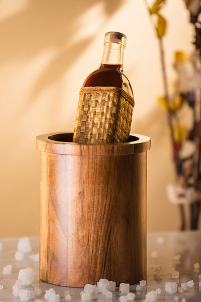 Brown wooden bottle holder set