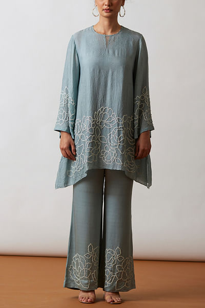 Cloud blue floral embroidery tunic set