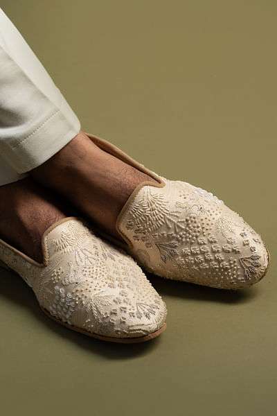 Cream animal and leaf embroidery loafers