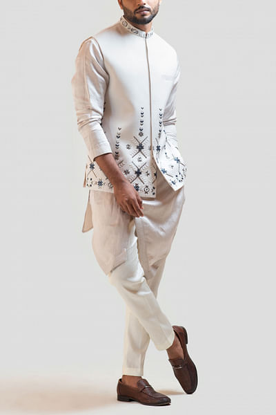 Cream embellished bandi set
