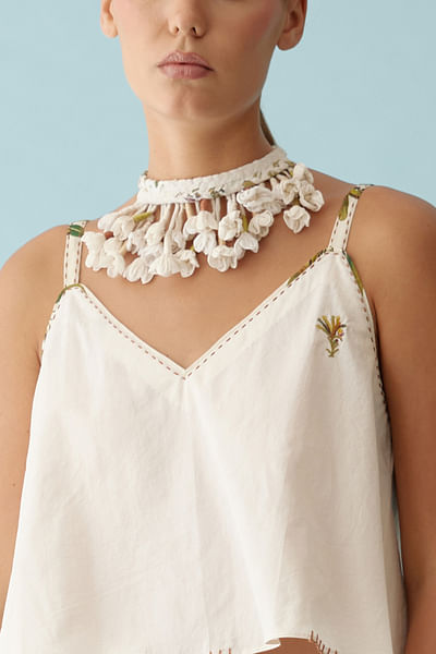 Cream floral tasselled necklace