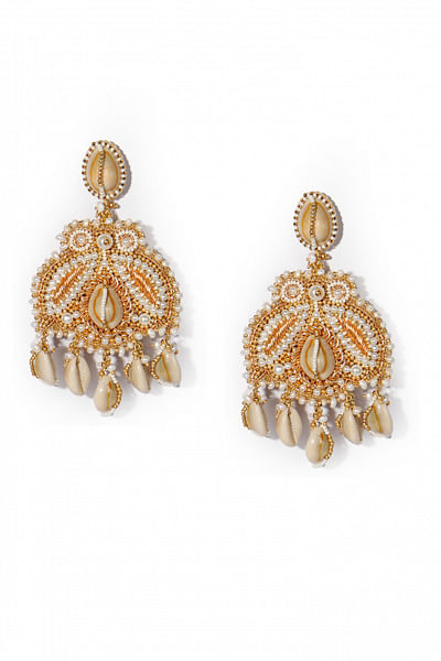 Cream shell pearl earrings