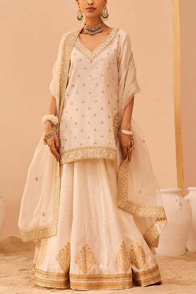Daisy ivory patra embroidery lehenga set