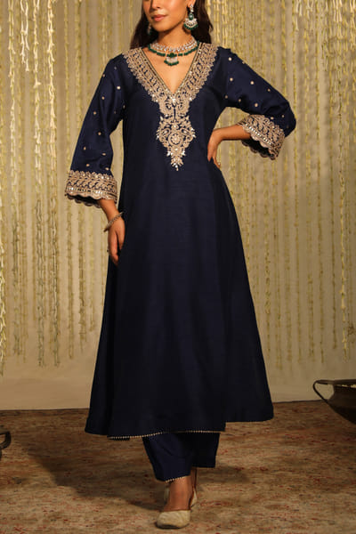 Sheetal Batra Deep blue kiran dori embroidery kurta set STBSTRSEP23016