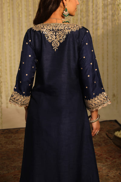 Sheetal Batra Deep blue kiran dori embroidery kurta set STBSTRSEP23016