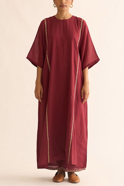 Deep marsala pitta embroidered anti-fit kurta set