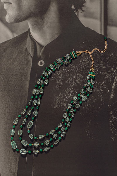 Emerald citrine pebbles and pearl embellished necklace