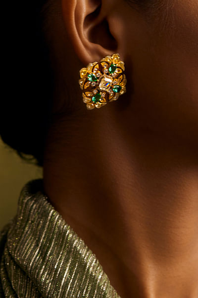 Emerald jadau stud earrings