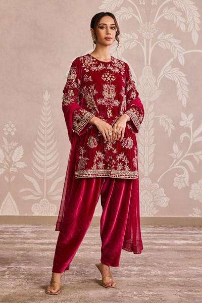 Fuchsia embroidery kurta set