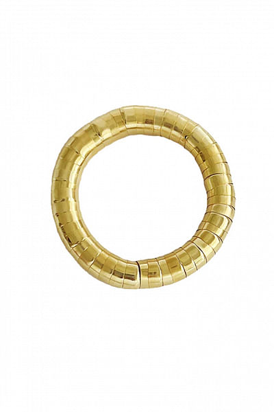 Gold adjustable and elasticated bracelet
