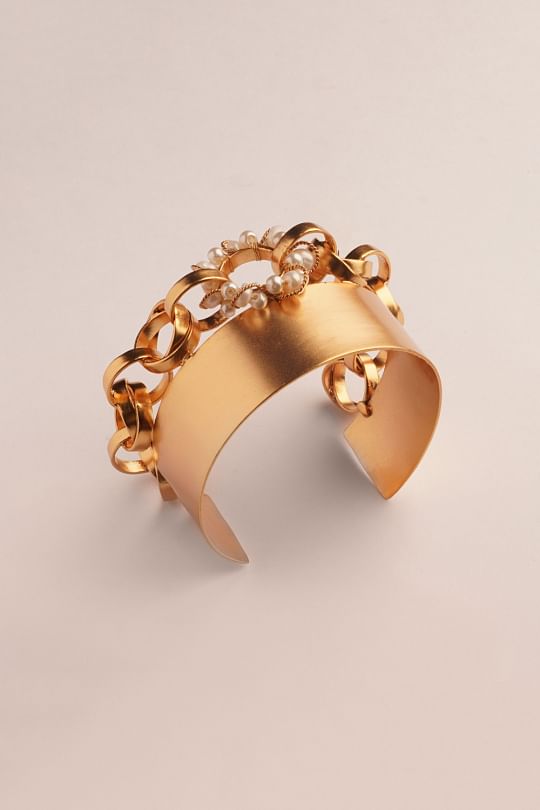 Shop Premium Designer Jewellery Online by Suhani Pittie at Aashni Co