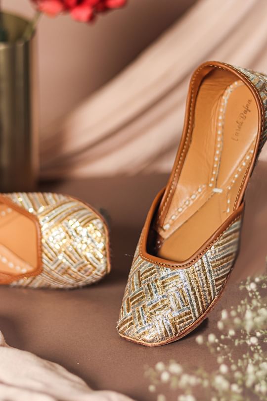 Vareli Bafna Designs