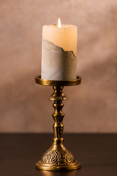 Gold metal candle holder set