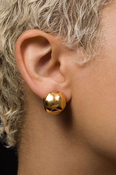 Gold sculpted stud earrings