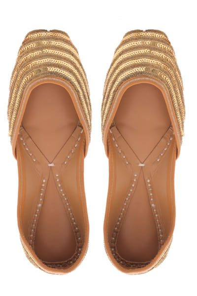 Gold sequin embellished juttis