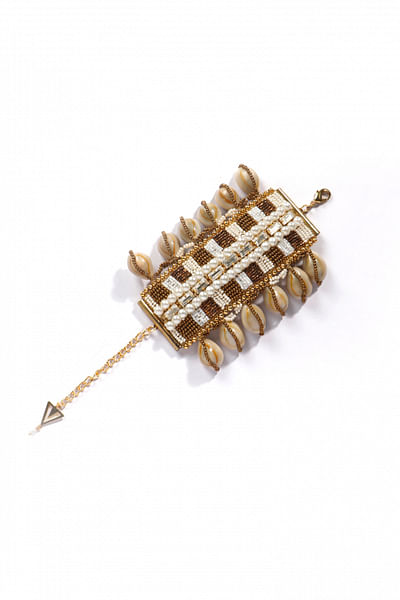 Gold shell pearl bracelet