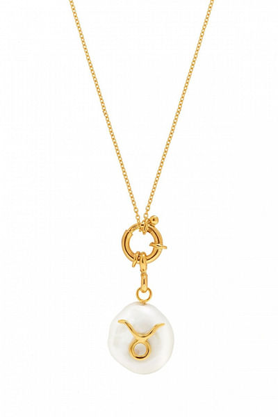 Gold Taurus pearl pendant chain necklace
