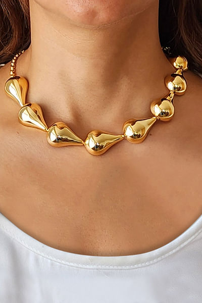 Gold teardrop chunky necklace