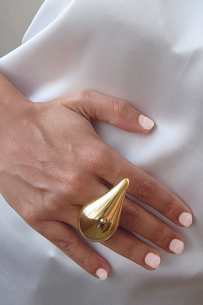 Gold teardrop large chunky ring