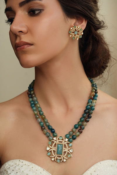 Green bead and polki embellished necklace set
