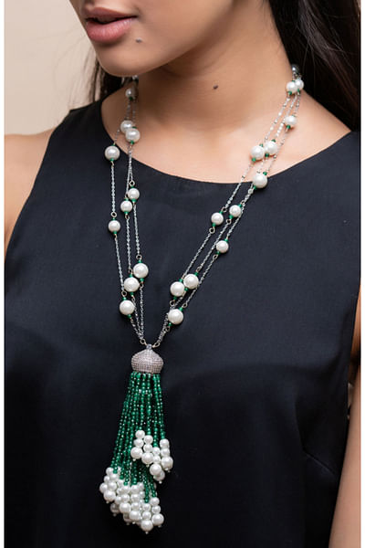 Green bead embellished tasselled necklace