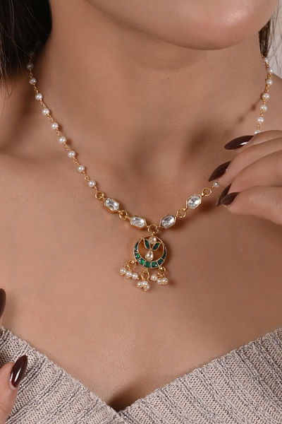Green kundan and pearl pendant necklace