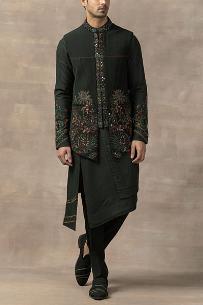 Green thread and pearl embroidered bandi set