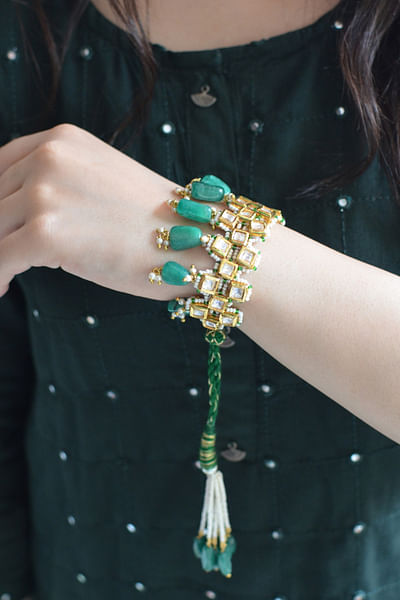 Green tumble stone and polki bracelet