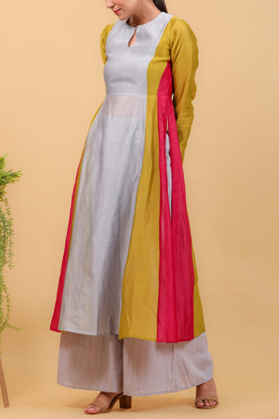 Vinusto Grey colour block woven anarkali kurta set VNOAUG23D108