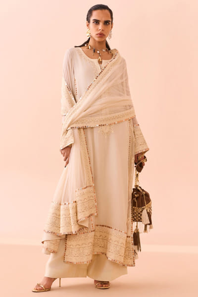 Ivory embroidered kurta set