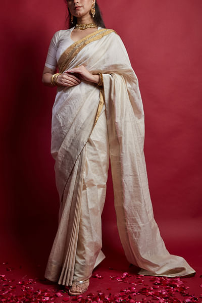 Ivory embroidered lace detailed saree set